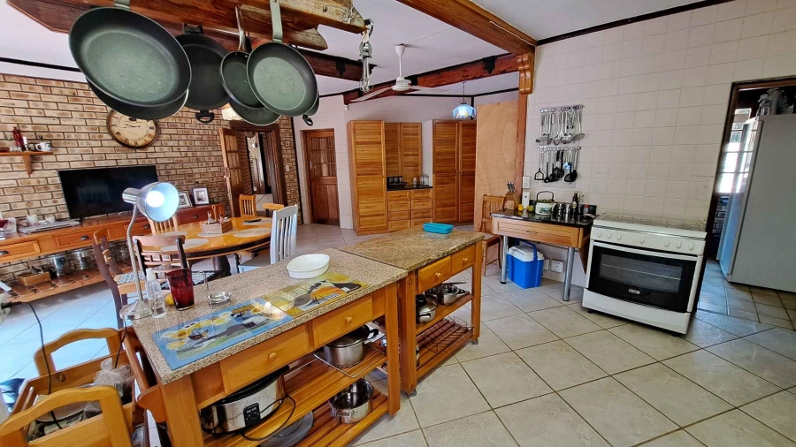 8 Bedroom Property for Sale in Clarens Free State